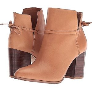 NWT 🛍️  Kelsi Dagger Leather Booties